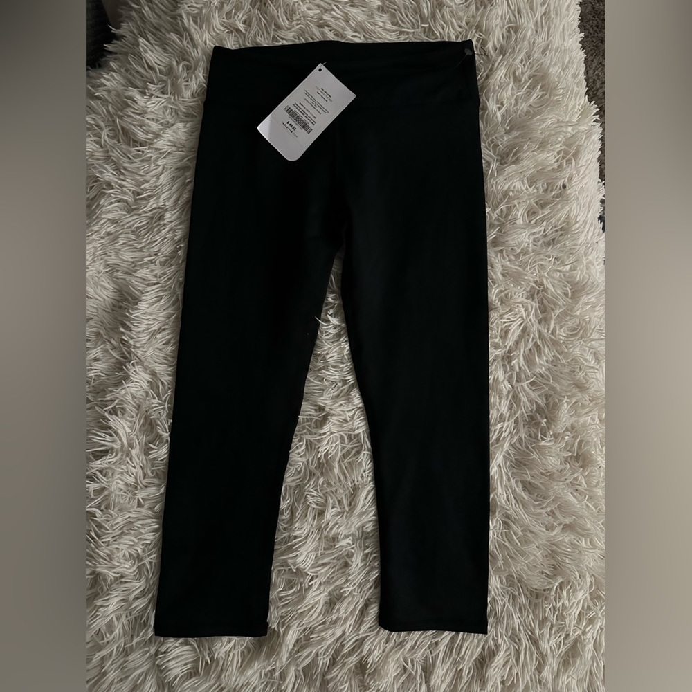 Fabletics capri black leggings